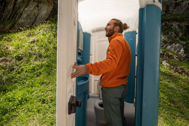 Porta potty delivery and setup in Odon, IN