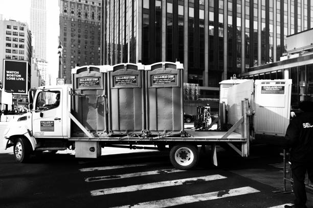 Best Luxury portable toilet rental  in Odon, IN